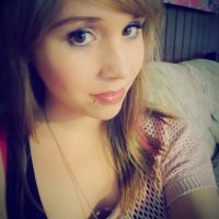 femme-cocue-jeune-coquine-trompe-son-mari