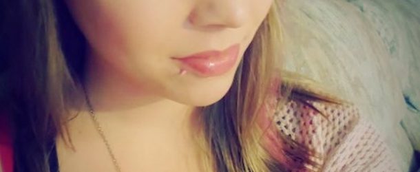 femme-cocue-jeune-coquine-trompe-son-mari