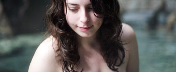 Les gros seins sensuels d'une grosse coquine